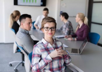 Como um sistema de gerenciamento de aprendizagem pode apoiar o desenvolvimento profissional?