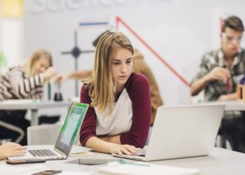 Educação no cenário de crises globais: desafios e oportunidades.