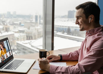 Como igualar a experiência de todos os participantes de uma videoconferência 